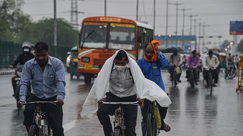 Several areas in Delhi inundated as rain lashes the city