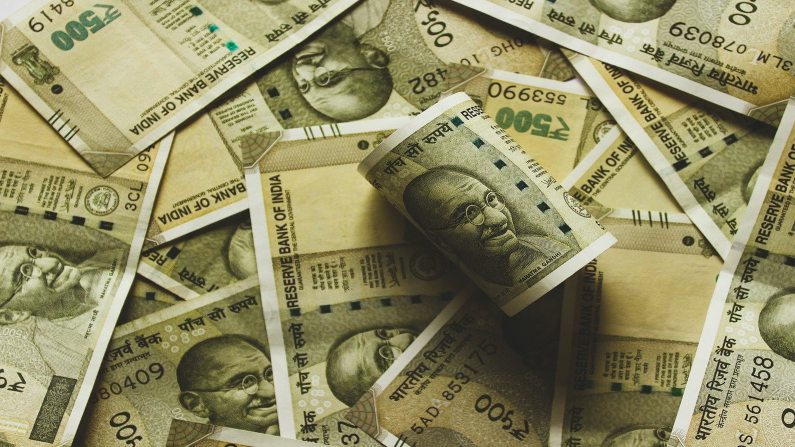 Centre notifies hike in dearness allowance of central government employees