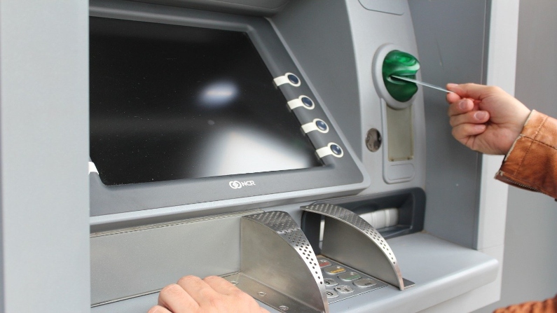 Pay 5% more for ATM transaction from January 1: Know the details