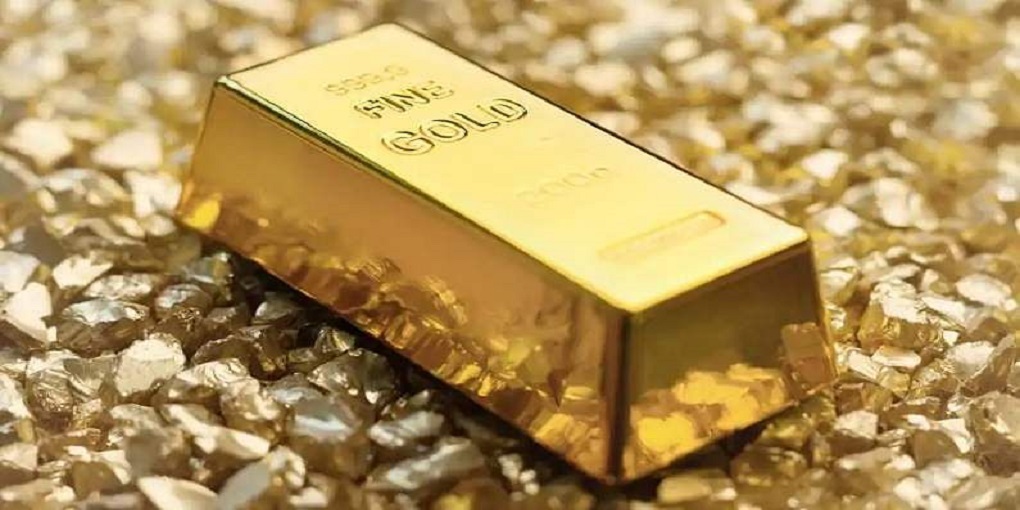 Gold surges on Russia-Ukraine crisis